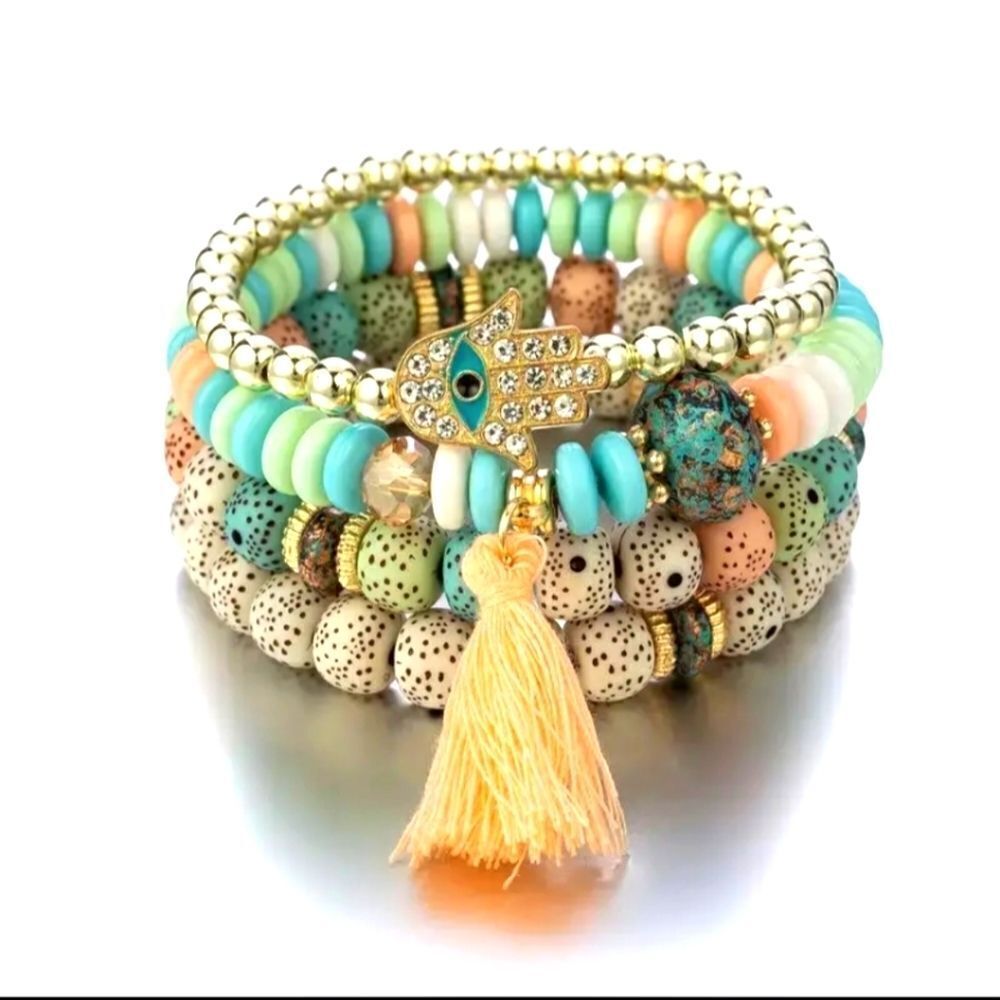 Hand crafted multilayer palm eye pendant bracelet